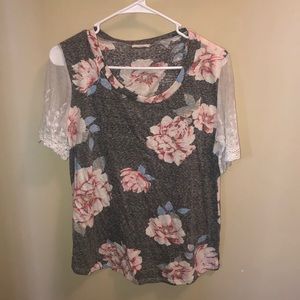 💗Lace sleeve boutique top 💗